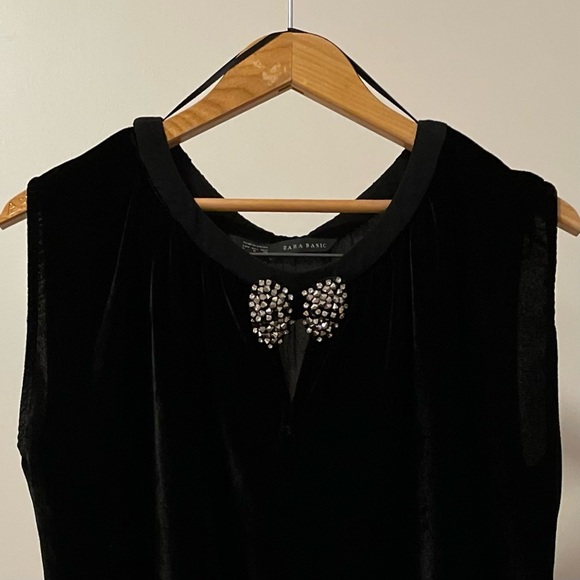 ZARA Black Velvet Top with Bow - Picture 2 of 3
